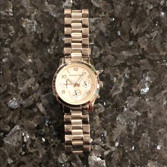 Silver Michael Kors watch - Picture 1 of 5